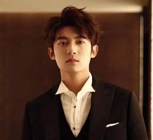 演员成毅最新爆料新闻视频